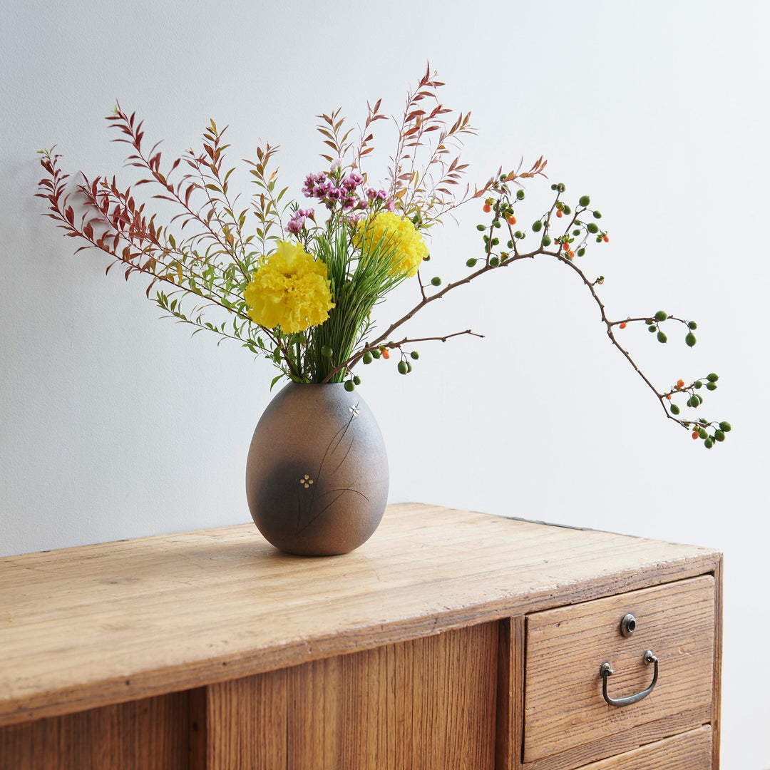Jujube Flower Pattern Flower Vase